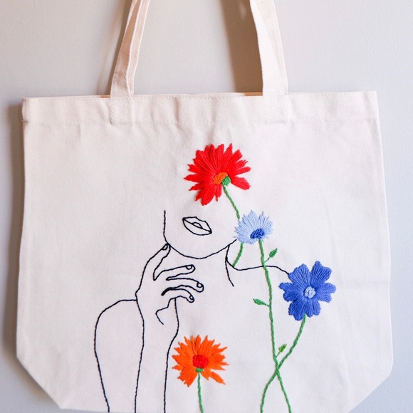Floral beauty embroidered canvas tote bag, heavy duty minimalistic tote bags - Picture 4 of 4